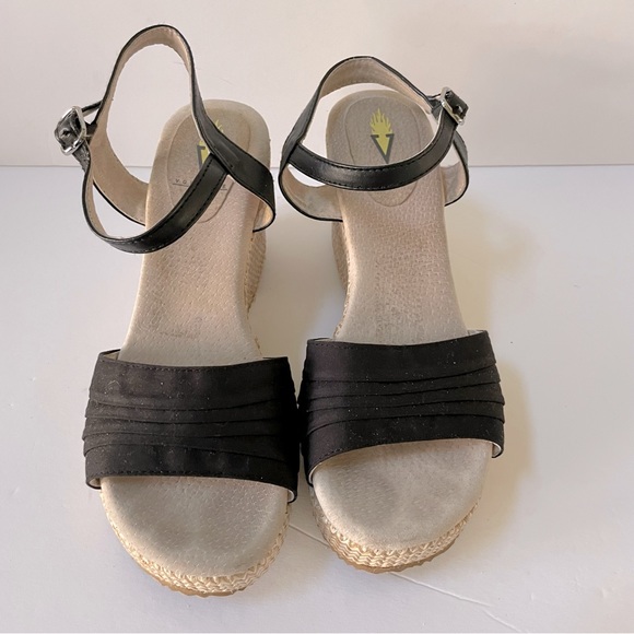 Volatile Black Wedge Heels 9 - Picture 3 of 14